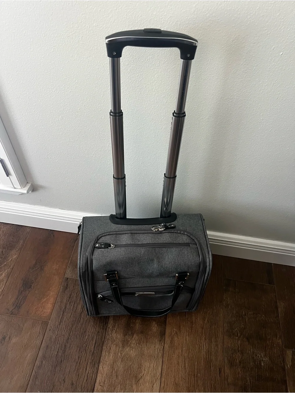 London Fog Gray Underseat Rolling Carry-On Luggage Bag  NEW